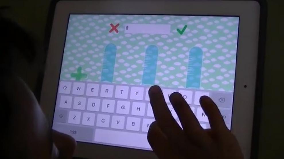 Un niño trabaja con esta app aragonesa