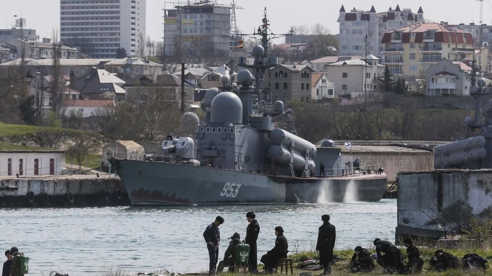 Un grupo de submarinistas rusos participan en unas maniobras en Sebastopol