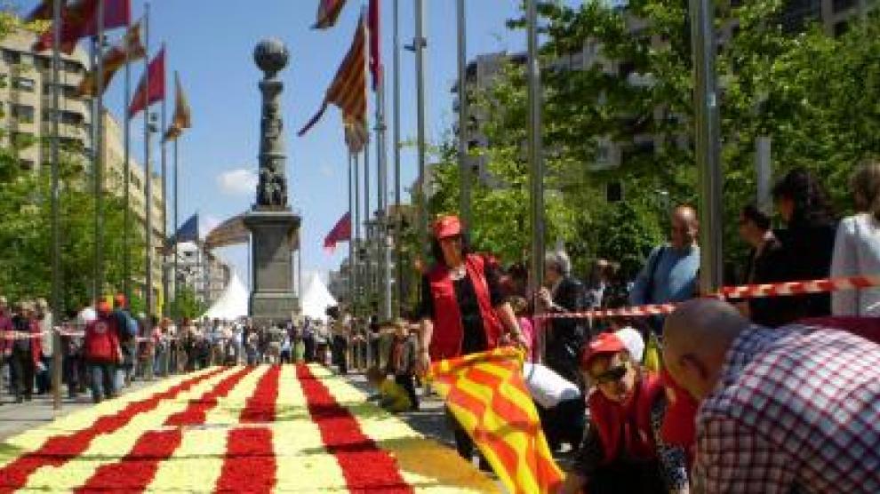 Zaragoza celebra por todo lo alto el Día de San Jorge y la Fiesta de la Primavera
