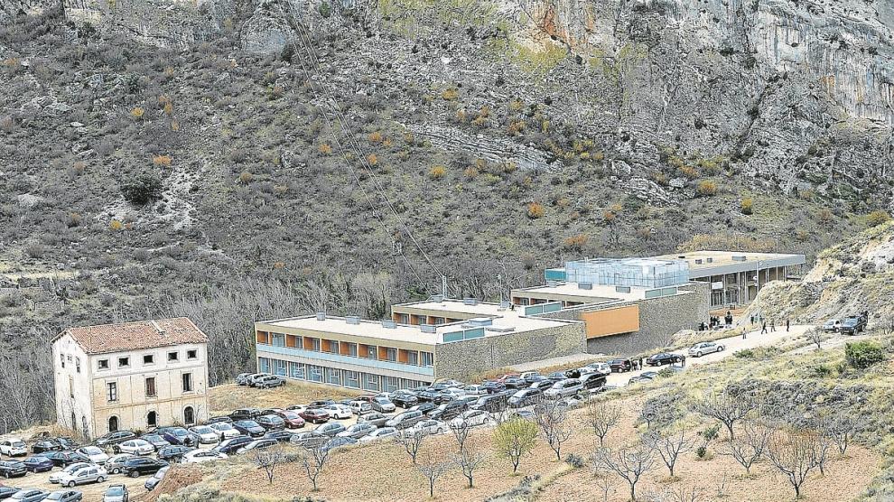 La adjudicación del centro depende del acondicionamiento de los accesos.