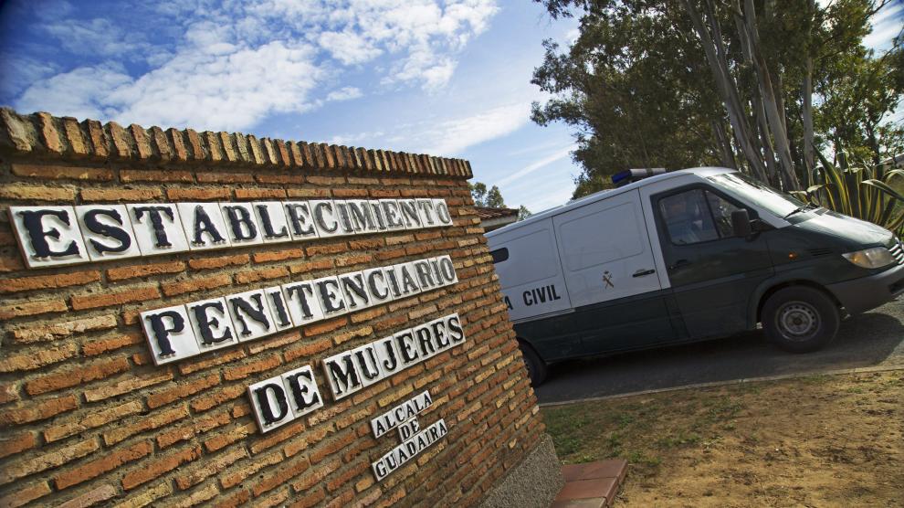 Puerta del centro penitenciario de mujeres de Alcalá de Guadaira en Sevilla