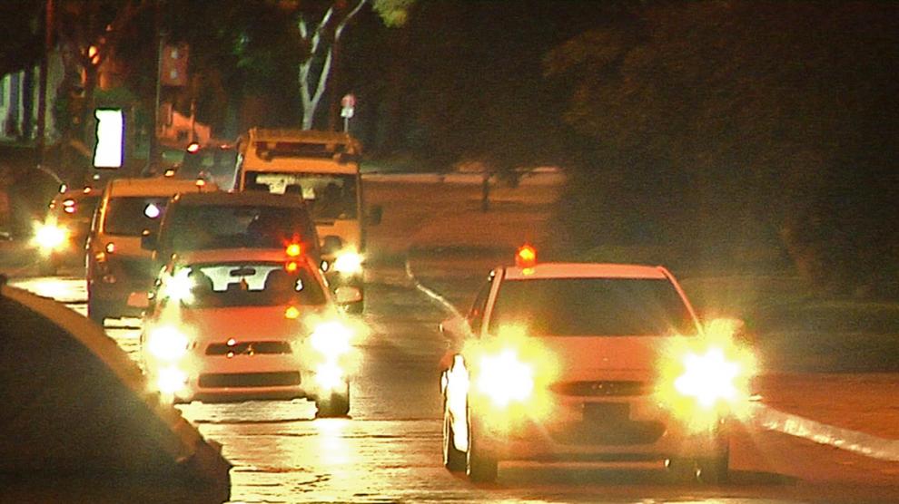 Las ambulancias trasladan a los presos liberados a un hospital de Montevideo