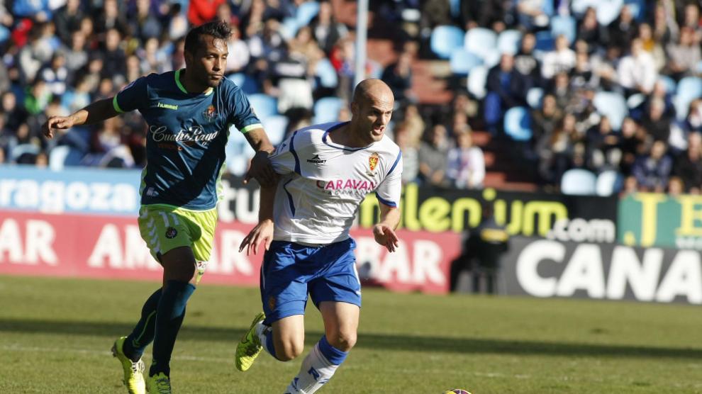 Vullnet Basha, en el partido del Real Zaragoza contra el Valladolid