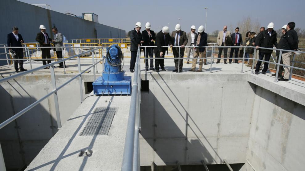 Visita de Belloch y Anadón a la depuradora de La Cartuja en Zaragoza