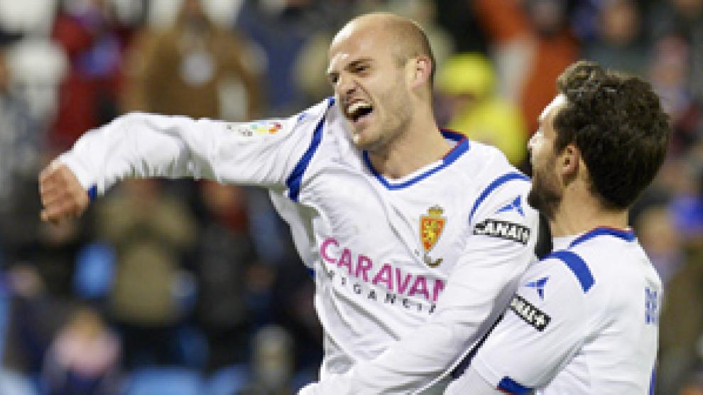 El jugador suizo del Real Zaragoza, Vullnet Basha.