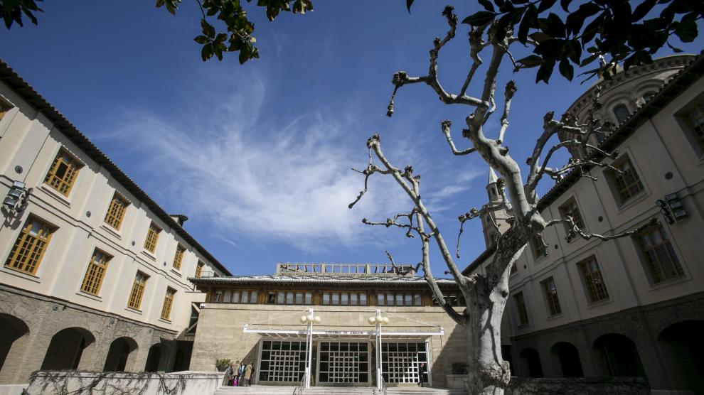 El edificio Pignatelli, sede del Gobierno de Aragón en el paseo de María Agustín.