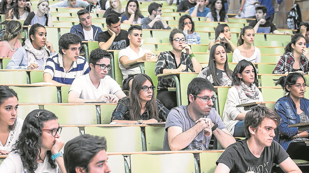 Jóvenes durante las últimas pruebas de acceso a la Universidad, el pasado septiembre.