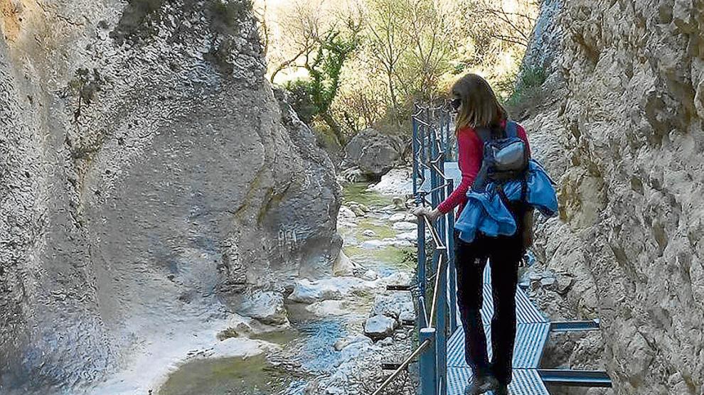 La ruta de las pasaleras del Vero ofrece un agradable paseo por el entorno de Alquézar.