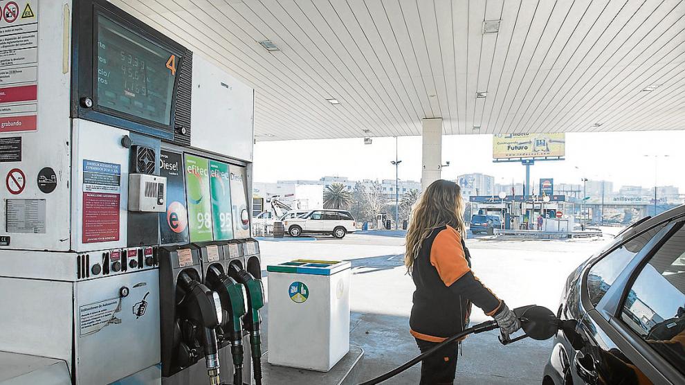 Repostar gasolina puede salir más caro en estos días.