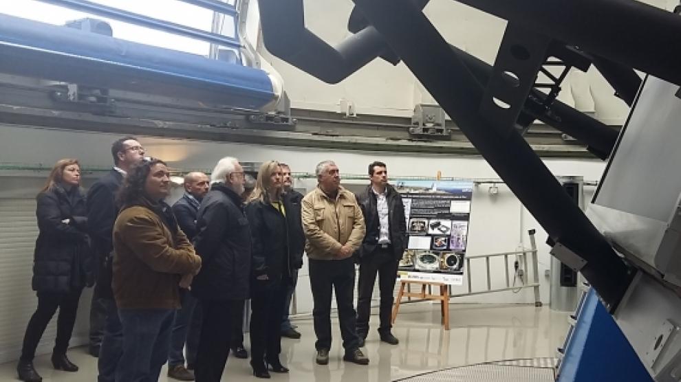 La consejera de Innovación, Investigación y Universidad del Gobierno de Aragón, Pilar Alegría, ha visitado el Observatorio Astrofísico de Javalambre.