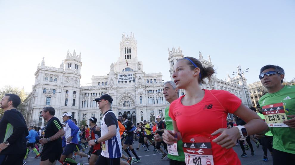 Las calles de Madrid se convierten en la mañana de hoy en la inmensa pista atlética que acoge el 39 Maratón Popular de Madrid