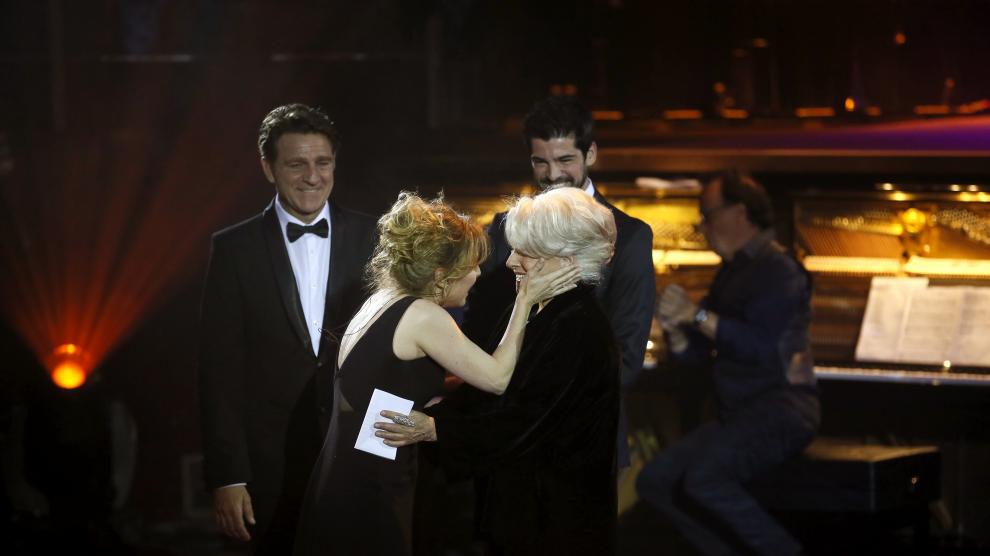 Lola Herrera, junto a su hija, durante la gala.