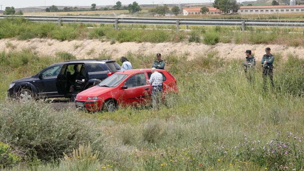El coche que robaron los atracadores en Zaragoza ha aparecido este martes en Candasnos.