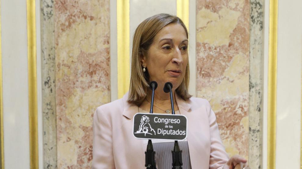 Ana Pastor durante la constitución de las Cortes de la XII Legislatura.