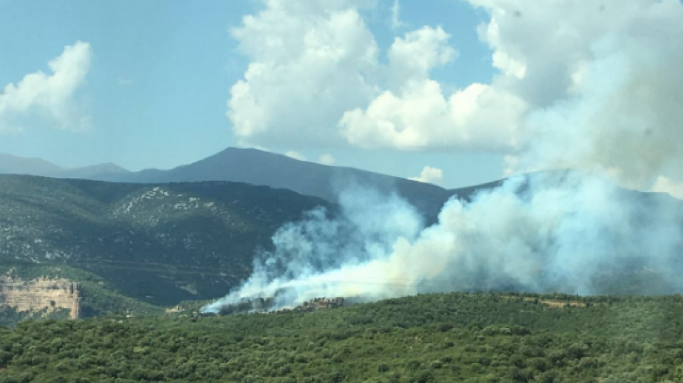 Controlado un incendio forestal en Bierge