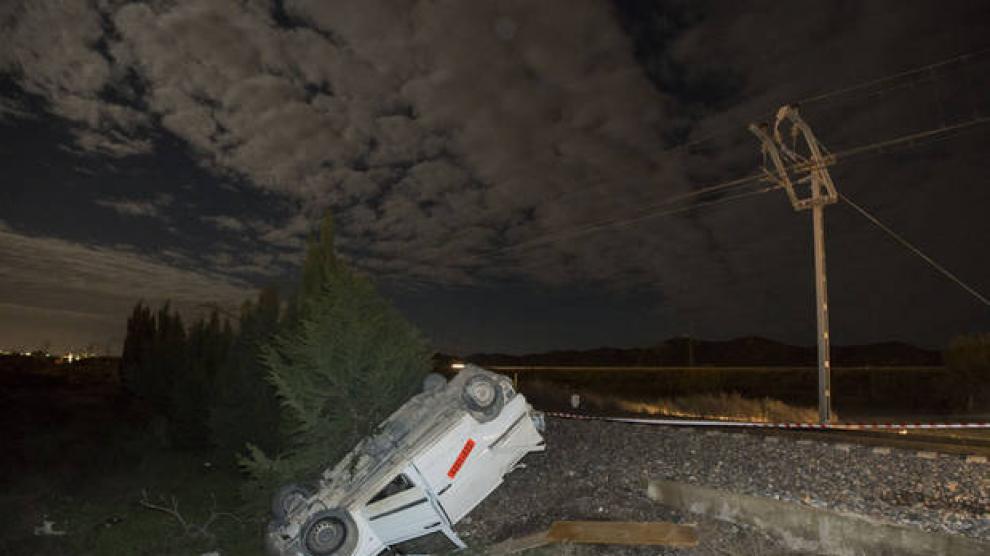 Imagen de archivo de un accidente en un paso de nivel en el Burgo de Ebro, en diciembre de 2014.