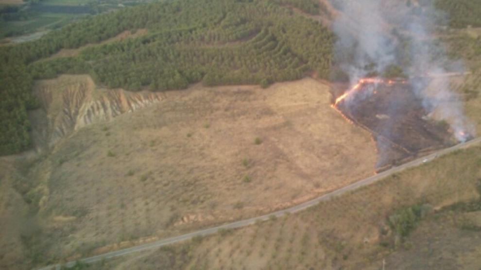 Imagen aérea del incendio en Valtorres.