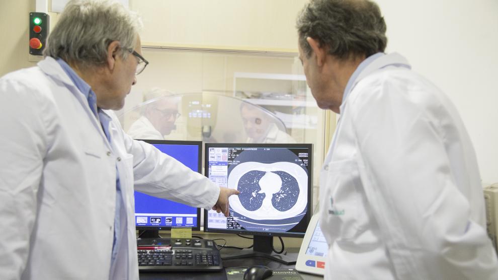 Una consulta de exploración clínica enfocada a las enfermedades pulmonares del Hospital Quirónsalud Zaragoza.