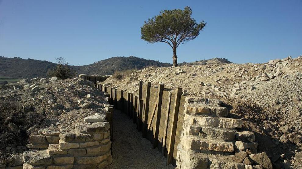 Una zona de trincheras de la ruta Orwell, en la sierra de Alcubierre.