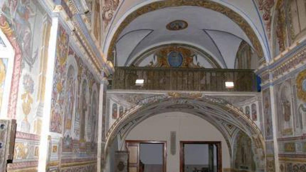 Interior del Santuario de la Virgen de Casbas.