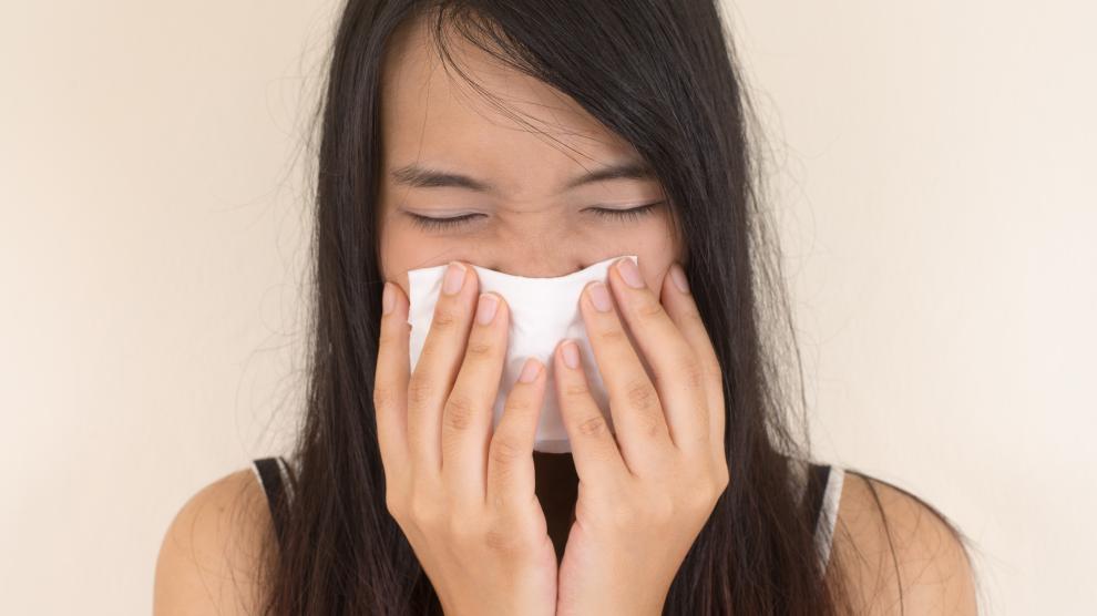 La congestión nasal es uno de los síntomas de ambas patologías.