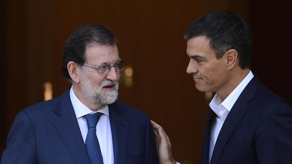 Rajoy y Sánchez en la Moncloa, en una foto de archivo.