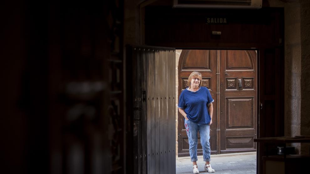 Lola Pintado, en la entrada del Museo Juan Cabré.
