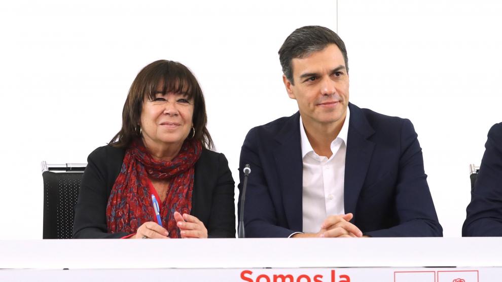 Imagen de archivo de la presidenta del PSOE, Cristina Narbona, junto a Pedro Sánchez.