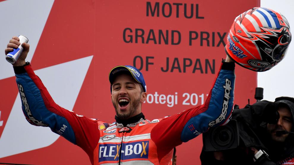 Dovizioso celebra su victoria en Japón.