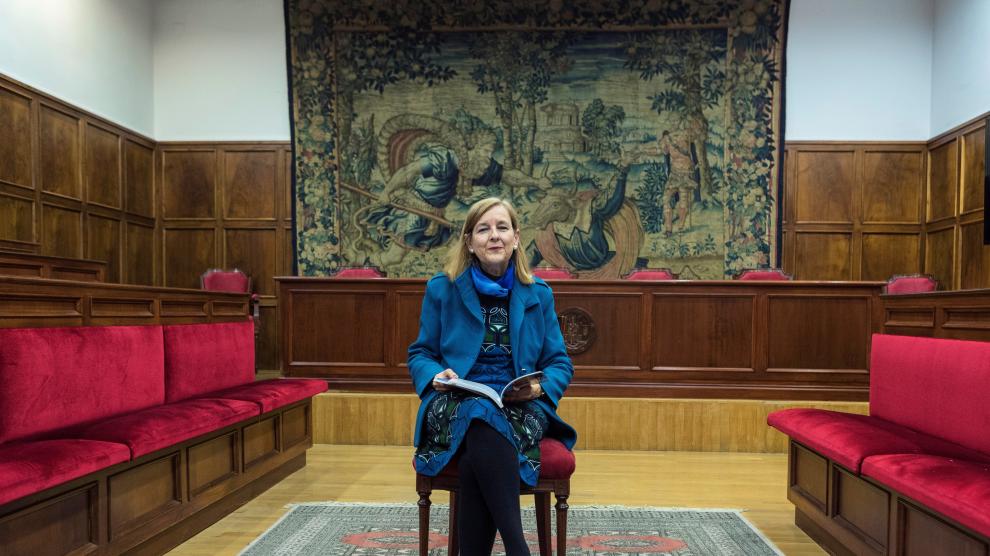 La catedrática María Elósegui en el salón de grados de la facultad de Derecho de la Universidad de Zaragoza.