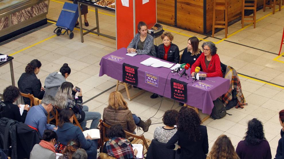 Justa Montero, Julia Santos, Henar Sastre y Sara Naila en rueda de prensa.