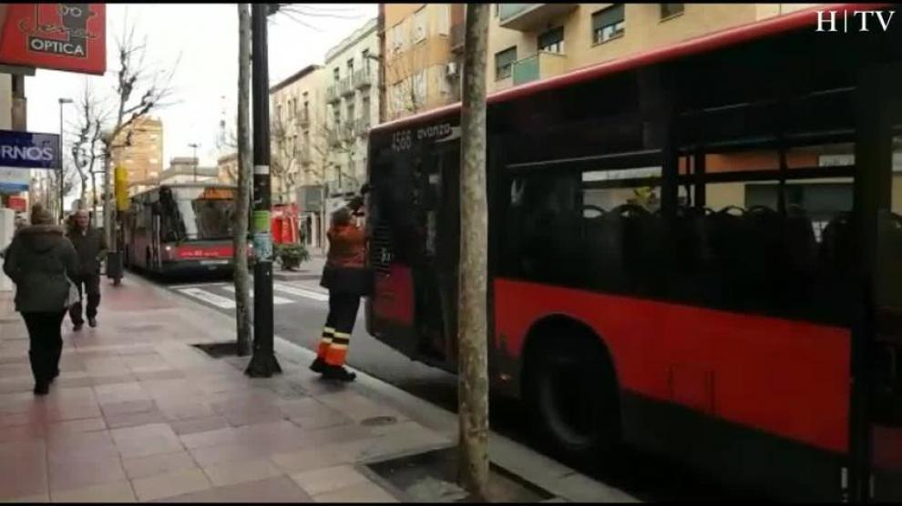 Imagen de archivo de un atasco en la avenida de Madrid por la avería de un autobús.