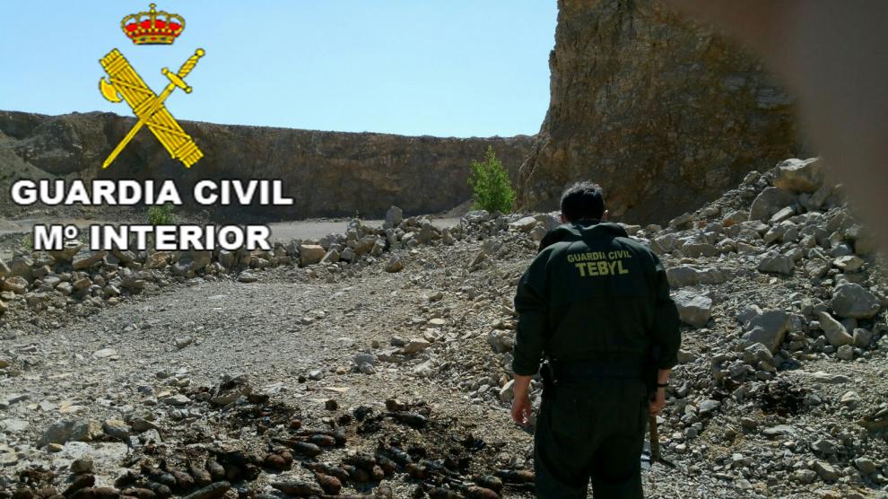 Artefactos explosivos recopilados por la Guardia Civil en Teruel