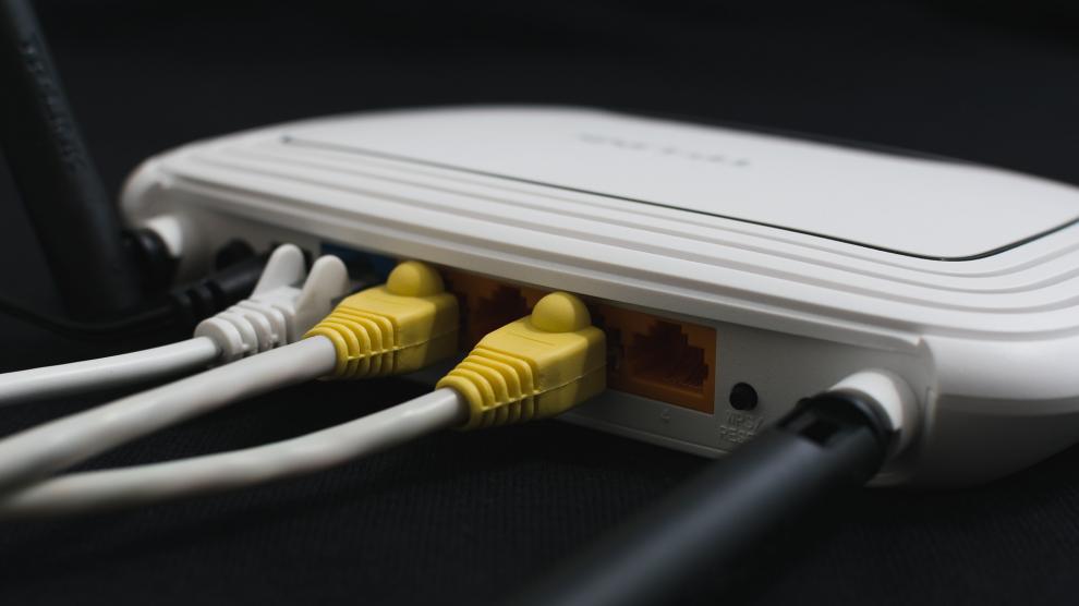 Conexión Internet banda ancha wireless.
