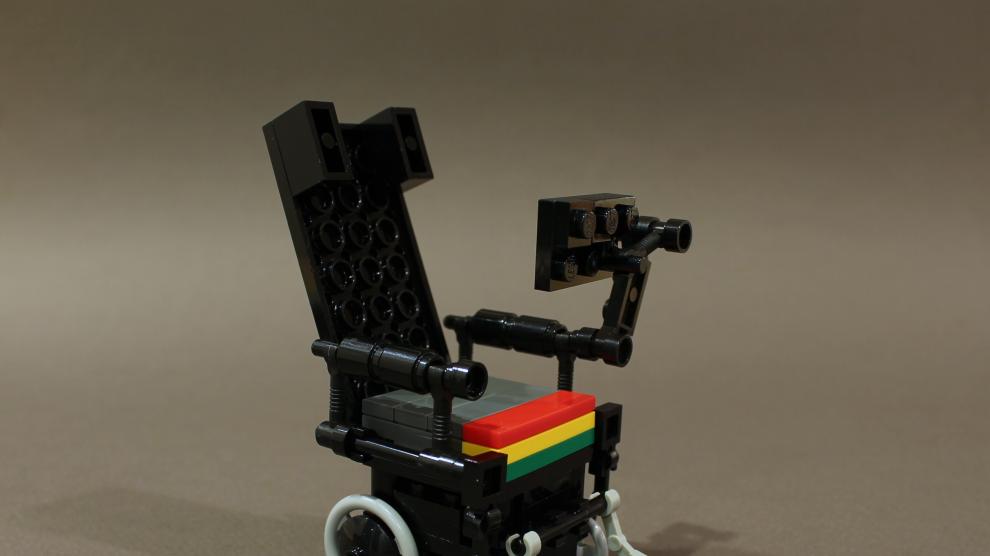 Hawking se convirtió también en icono de la cultura popular; incluso los amantes de Lego le rindieron tributo