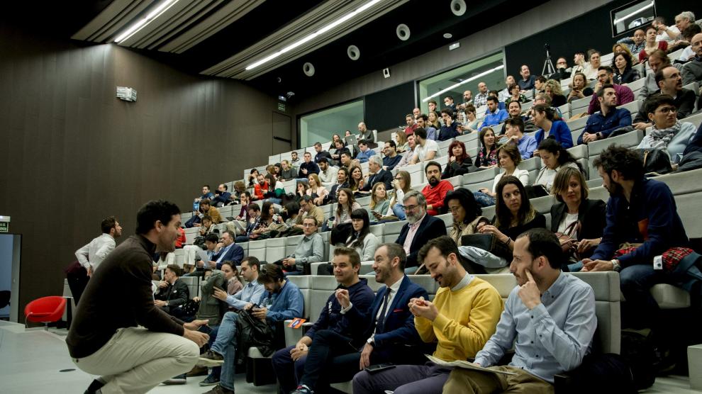 Cientos de participantes en la jornada 'La marca que me parió' celebrada esta mañana en Etopía