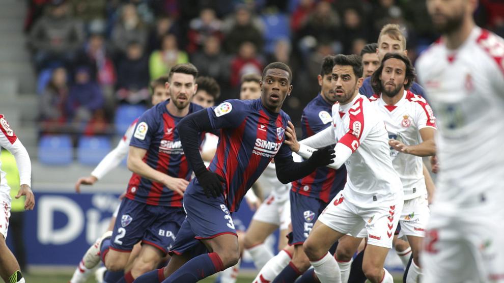 Jair, central de cabecera de Rubi, ha sido titular siempre que ha estado disponible. Ha anotado tres goles