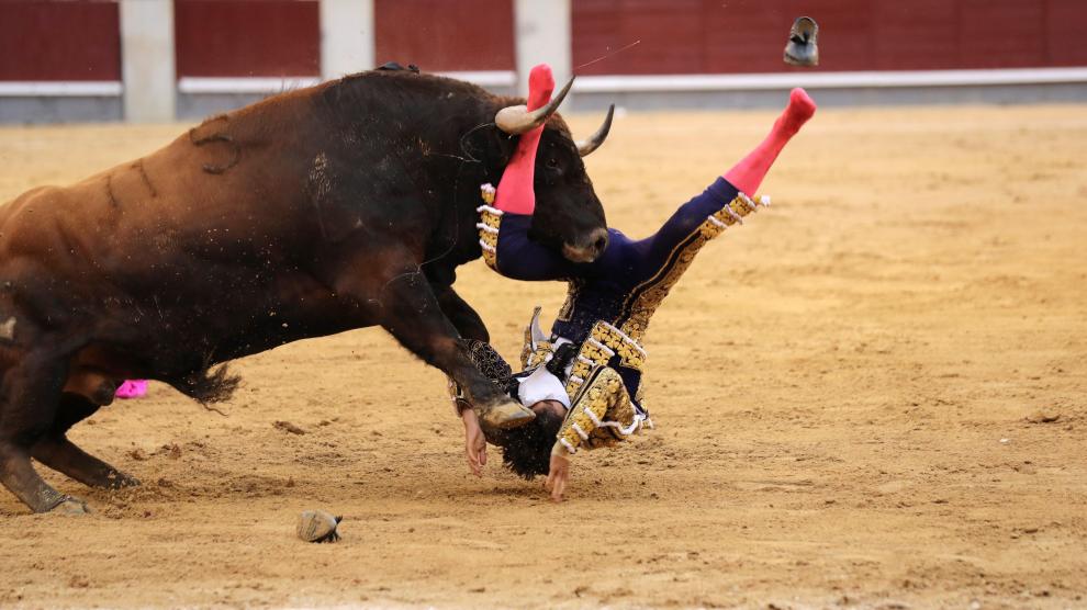 El diestro francés Sebastián Castella sufrió una brutal voltereta el miércoles en Las Ventas.