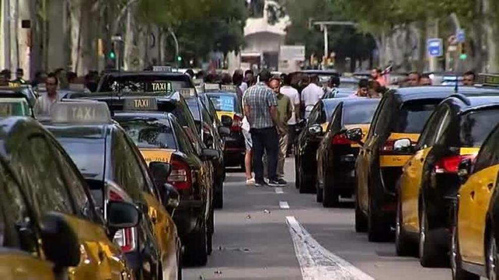Los taxistas declaran la huelga indefinida y seguirán colapsando Barcelona