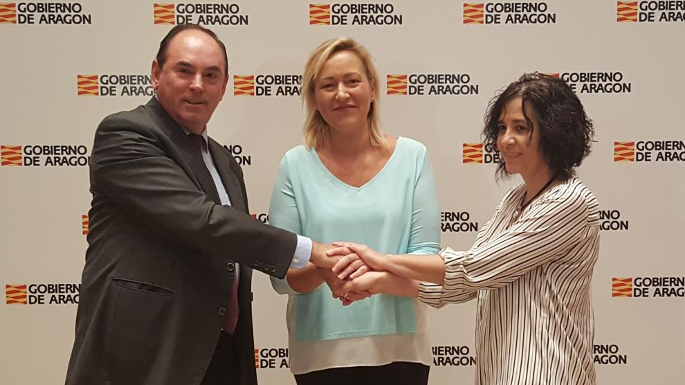 Firma del convenio para desarrollar la segunda edición del Programa de Emprendimiento Rural Sostenible.