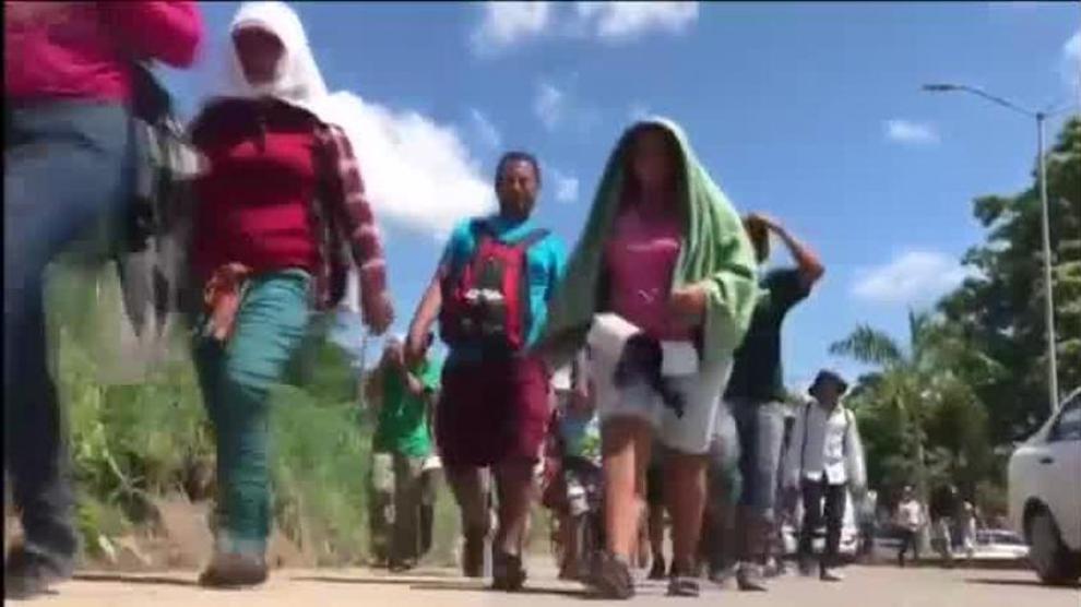 La caravana de migrantes continúa su paso por México.