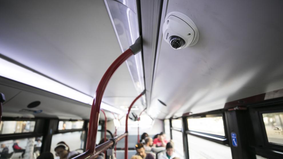 Los buses incorporan tres cámaras, una delante, otra detrás y una más en un lateral.