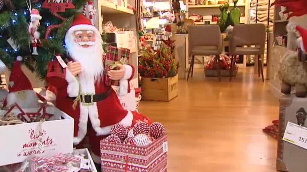 Los comercios (ya) se visten de Navidad