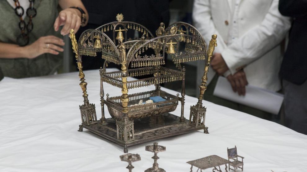La cuna del plata del belén del monasterio