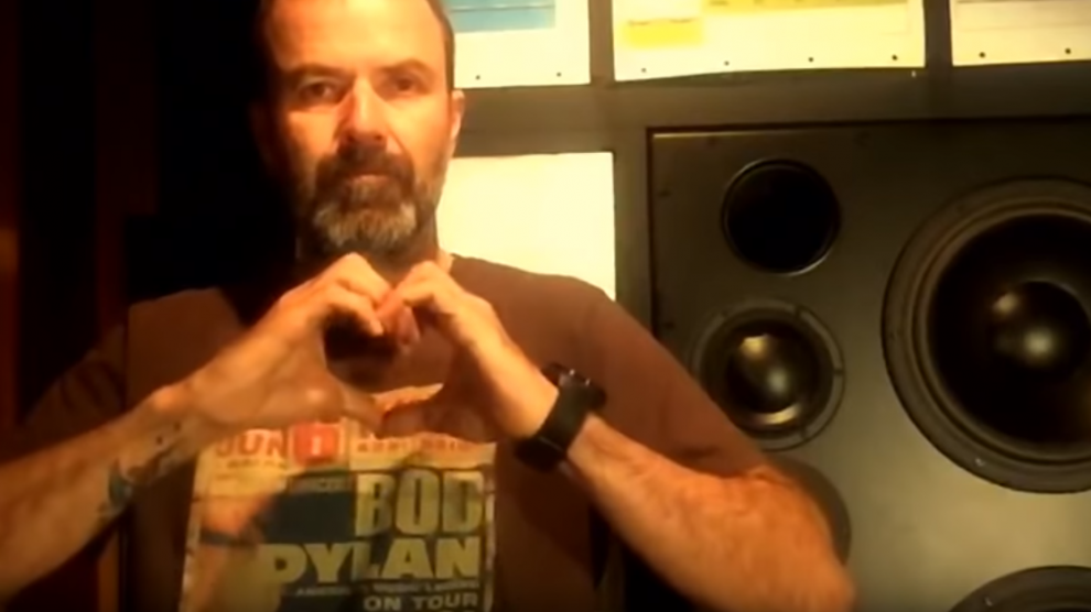 Imagen del vídeo publicado por Pau Donés.