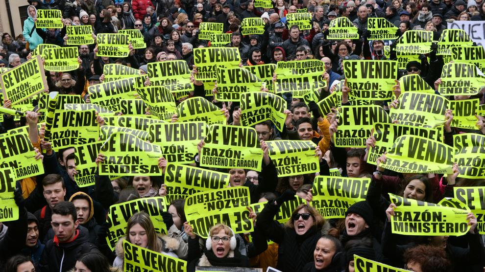 Protesta en Andorra por el cierre de la central térmica