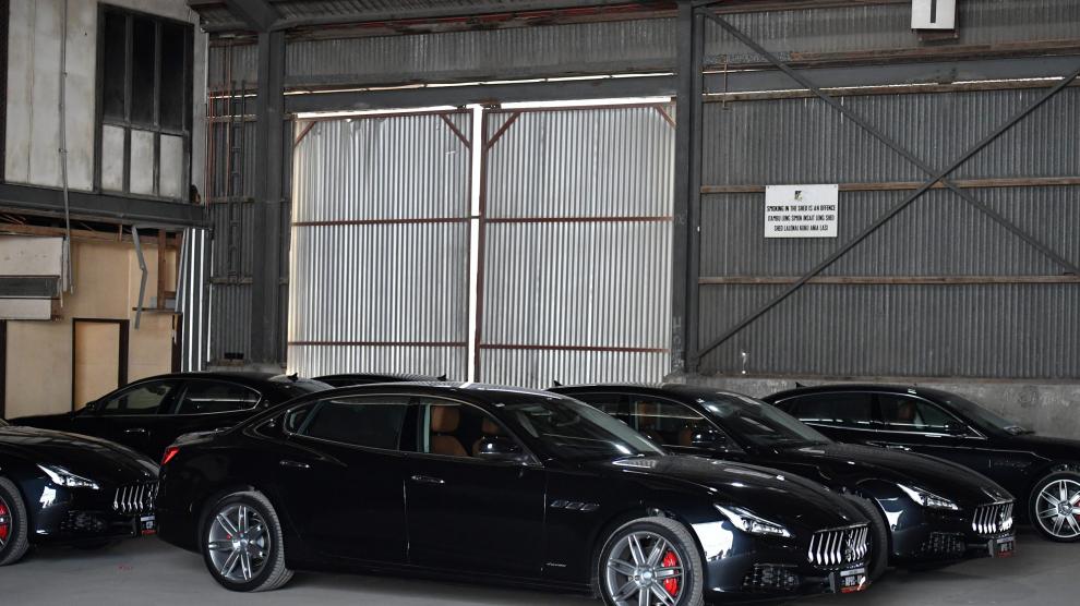 Algunos de los Maserati enviados a Papúa.
