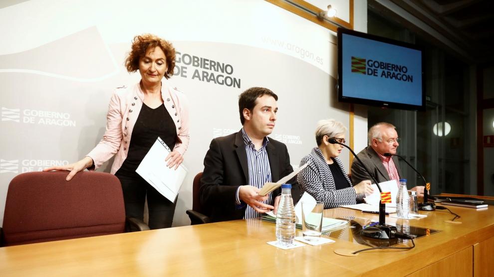 Olga Alastruey, Ricardo Almalé, Isabel Casbas y Pedro Joaquín Simón, este miércoles, en rueda de prensa.