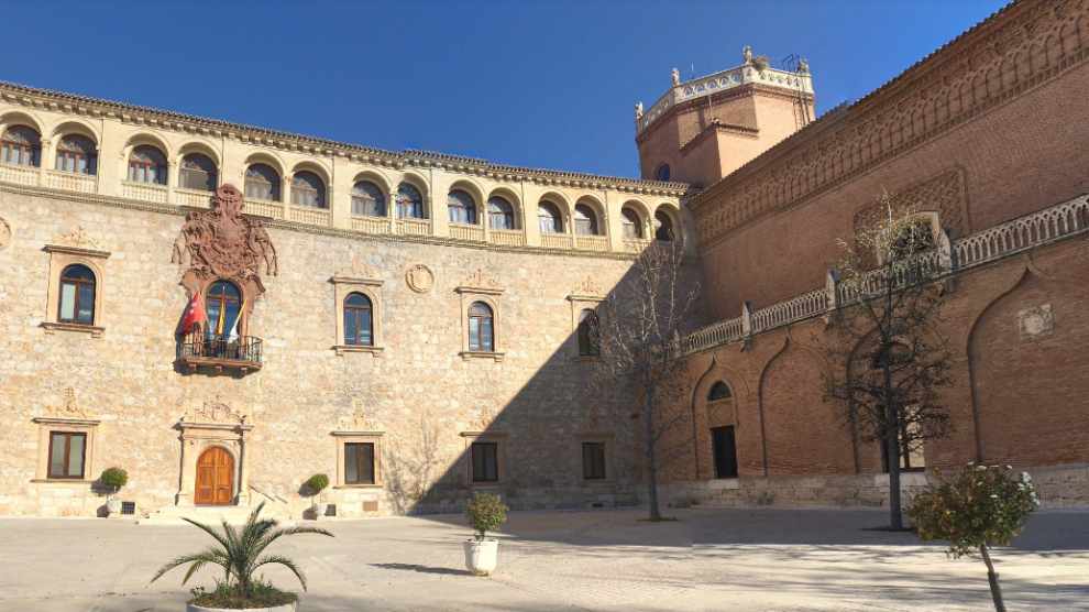 Obispado de Alcalá de Henares, donde impartían charlas para "curar la homosexualidad".
