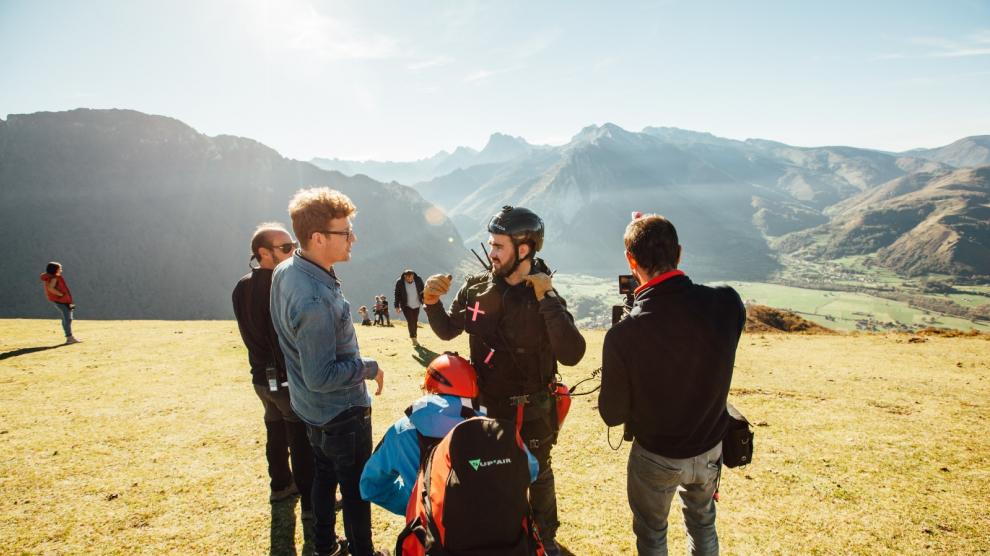 Lucas Sáez con su equipo de Pyrene Media, productora audiovisual del Pirineo